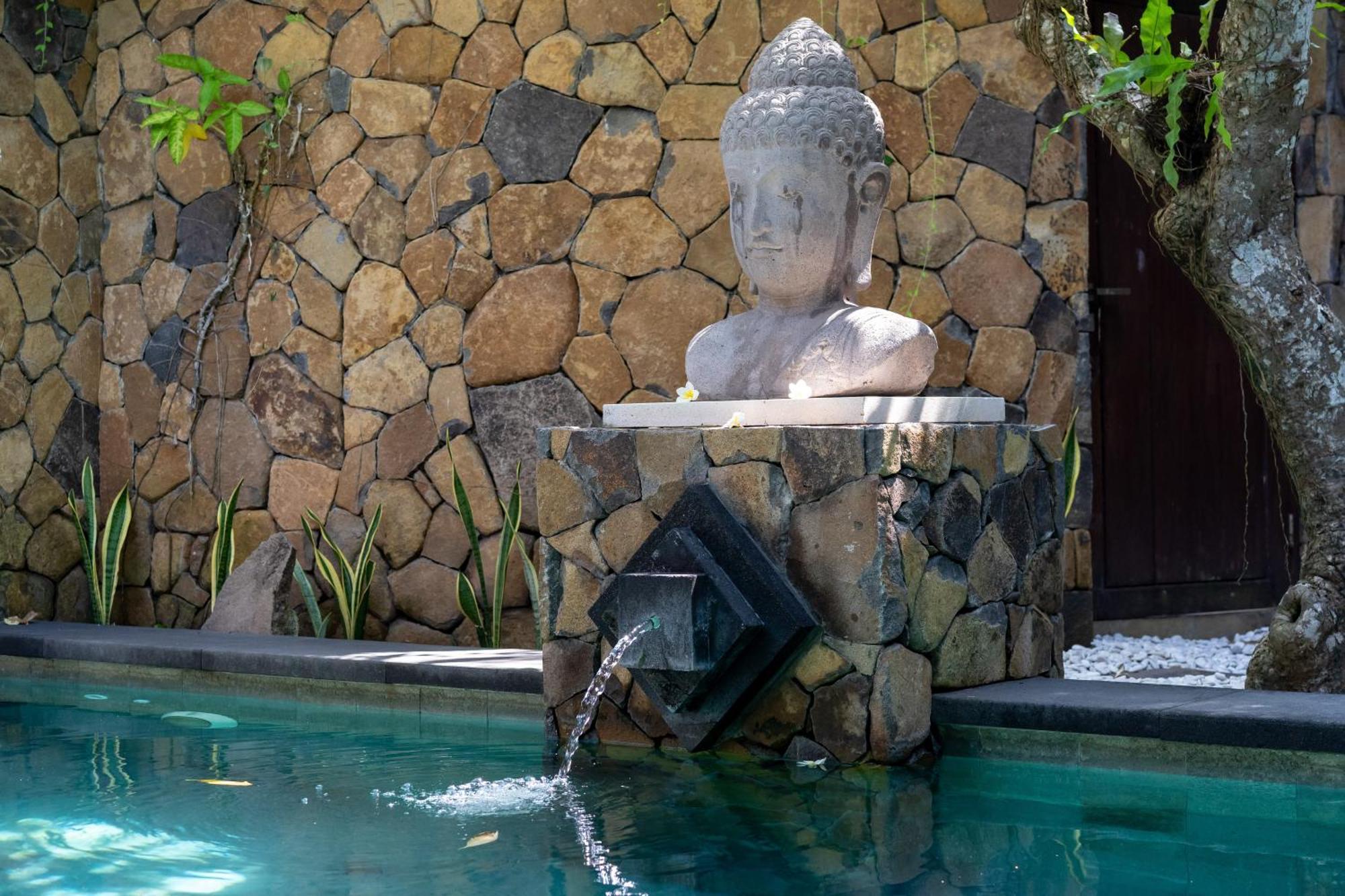 Shunyata Villas Bali Seraya Exterior foto